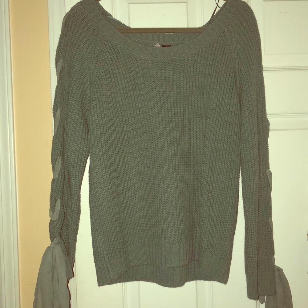 Green Fall Sweater with Unique Sleeves